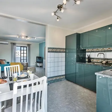 Penthouse Marinheiro شقة *